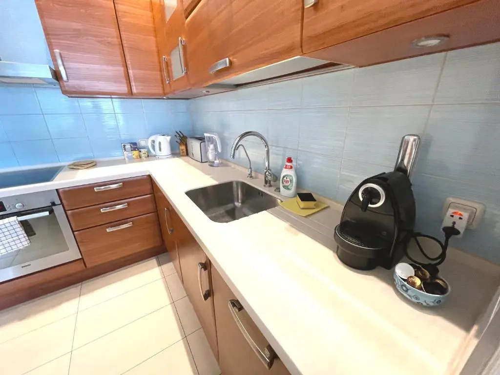 5th Line Apartment, 300m to the beach