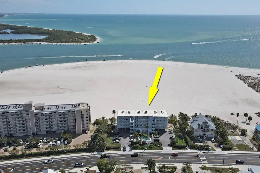 Castle Beach 402