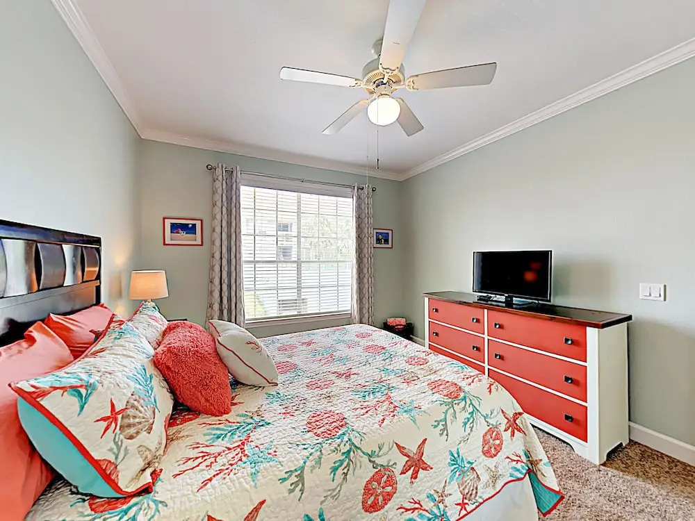 New Listing! Updated : Pool, Hot Tub, Beach 2 Bedroom Condo