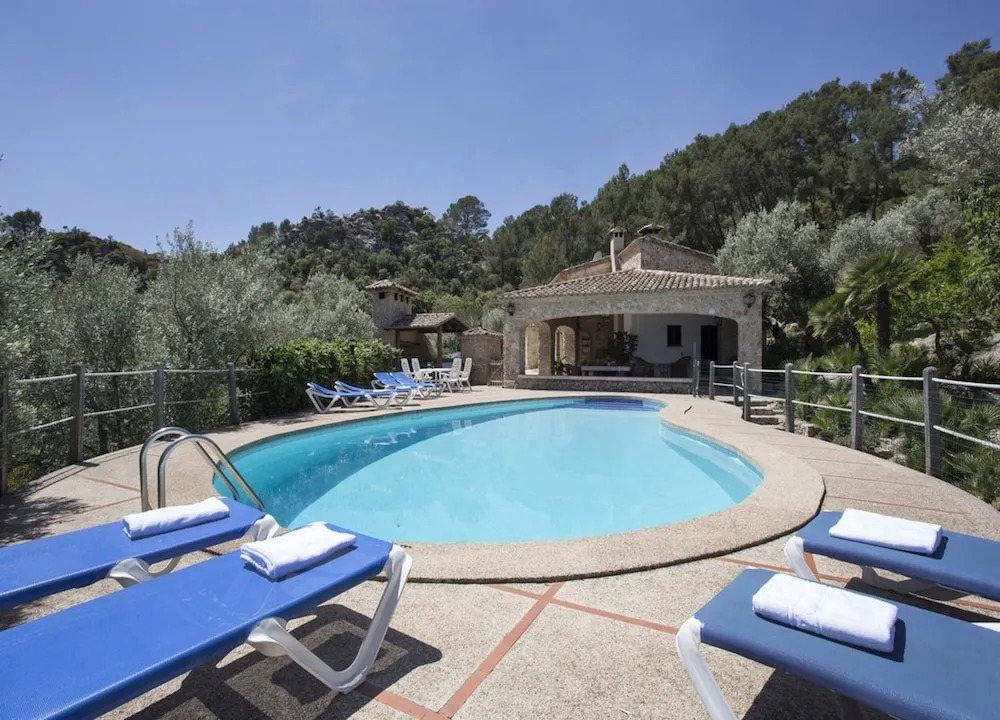 Villa - 2 Bedrooms with Pool and WiFi - 103152
