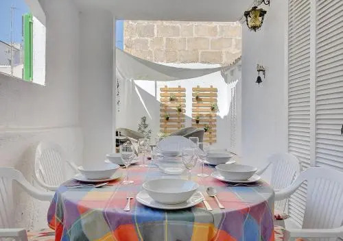 Pilar House