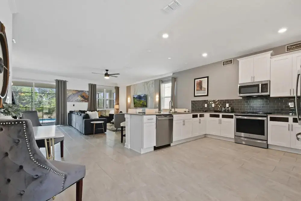Lakeview Villa Near Disney with Pool & Resort