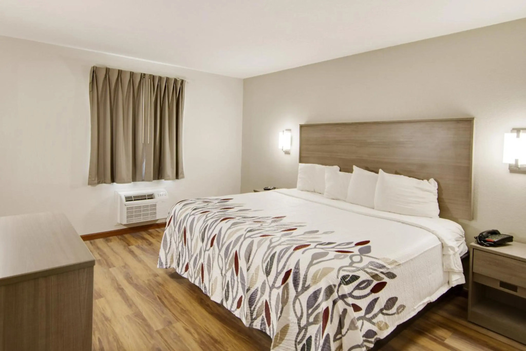 Red Roof Inn & Suites Pensacola-NAS Corry