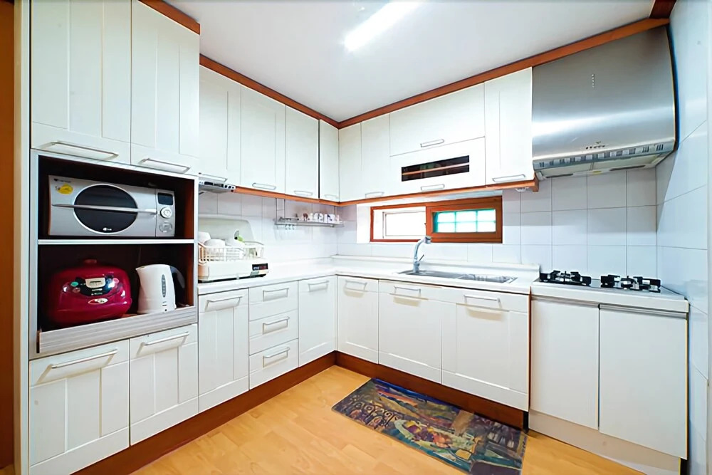 Hongcheon White House Pension