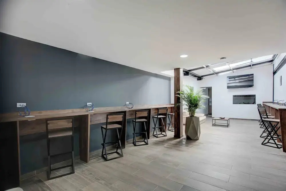 Xliving Host and Rooms
