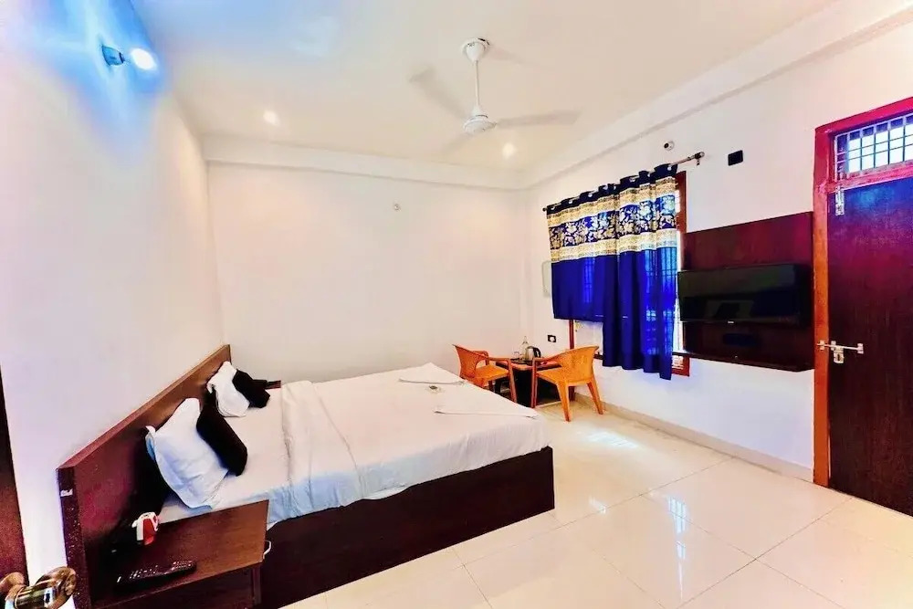 Hotel Aparna Palace