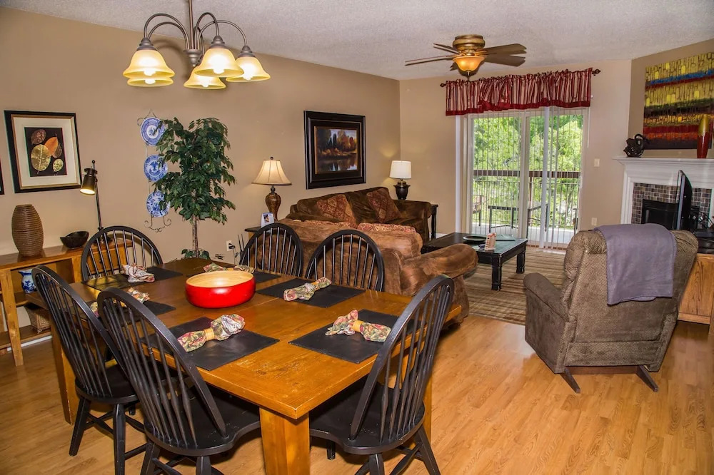 Cedar Lodge 302