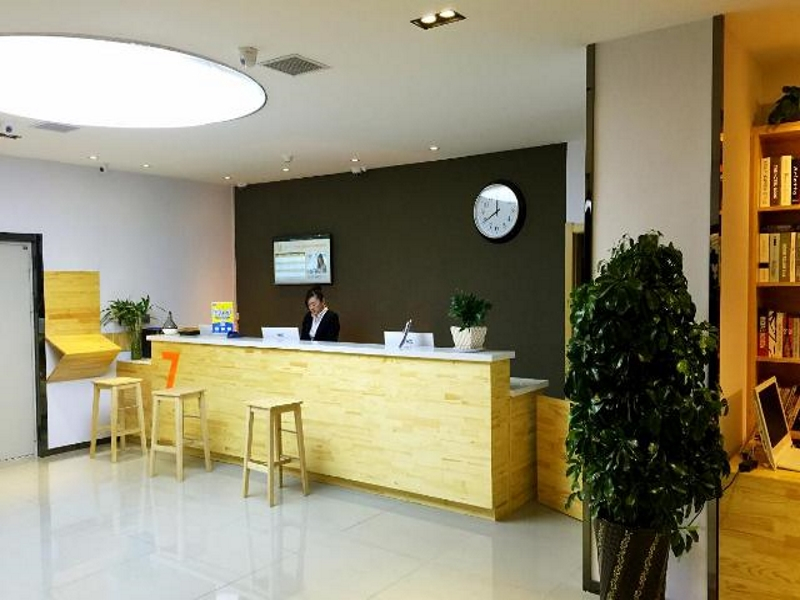 7 Days Premium Dalian Development Zone Wucai City Railway Station Branch