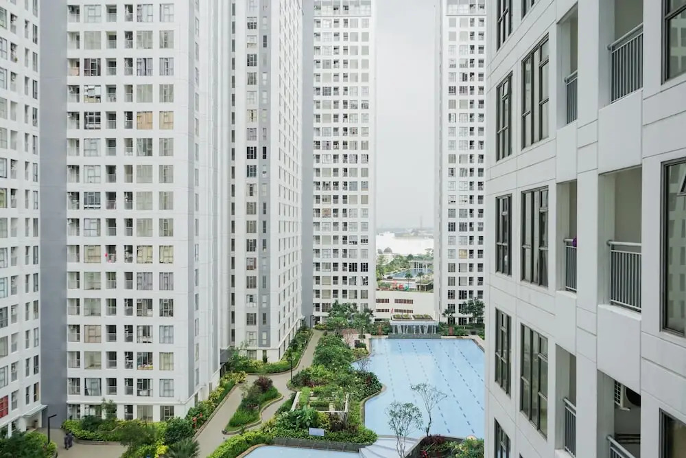 Comfort with Garden View Studio Apartment M-Town Residence