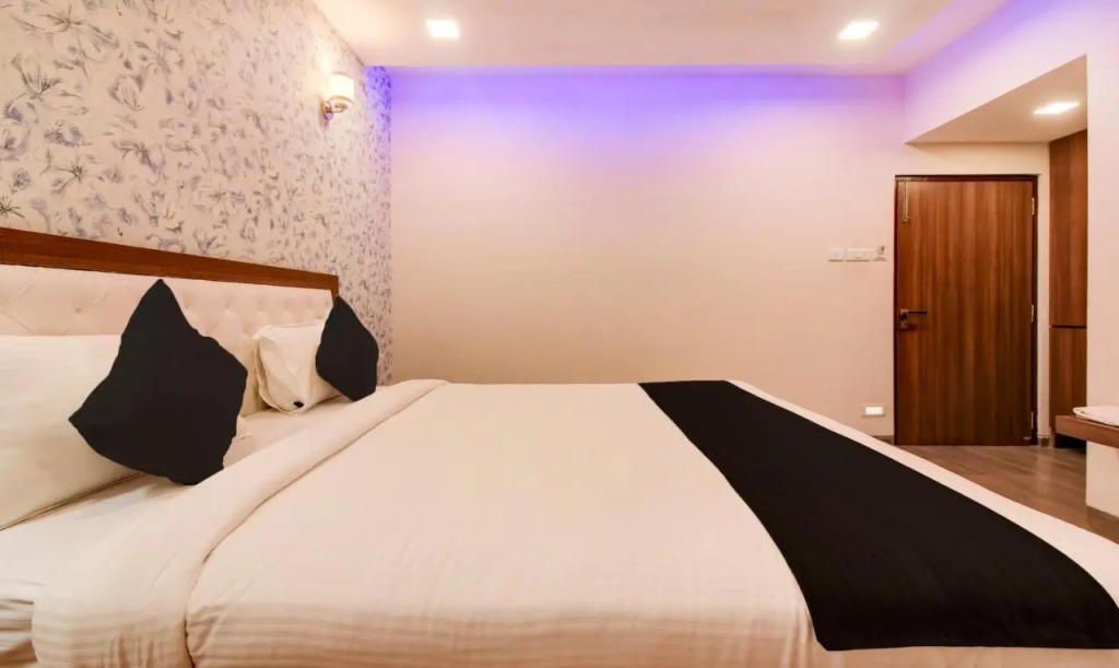 Hotel Vrushali Inn