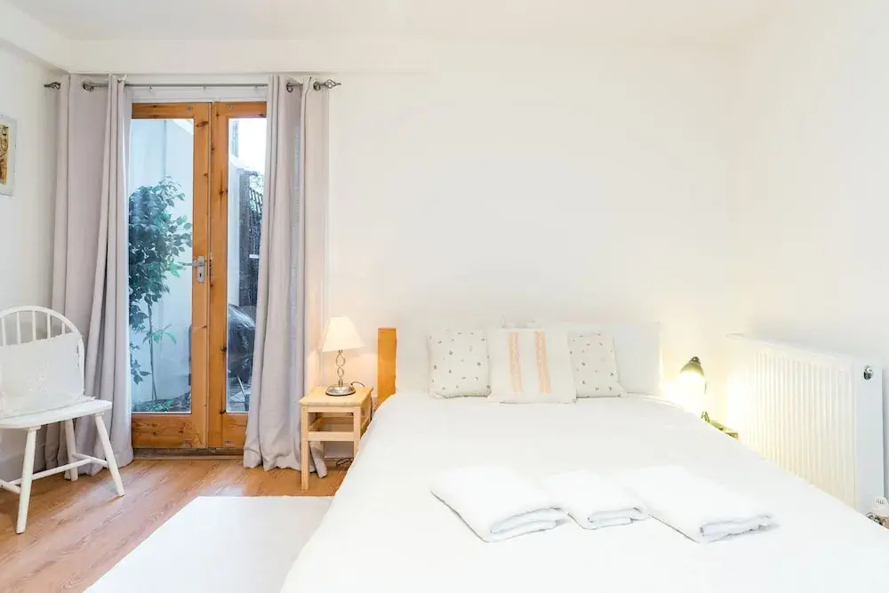 NEW Stylish 1 Bedroom Flat With Garden London