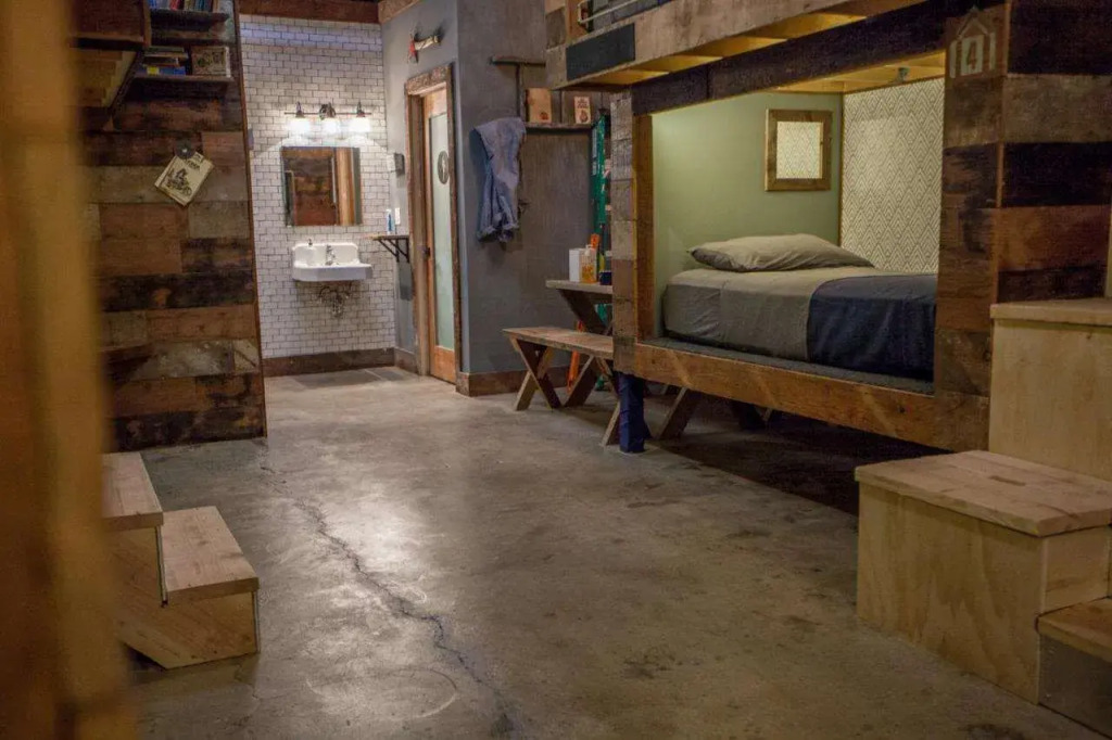 PodShare East Hollywood