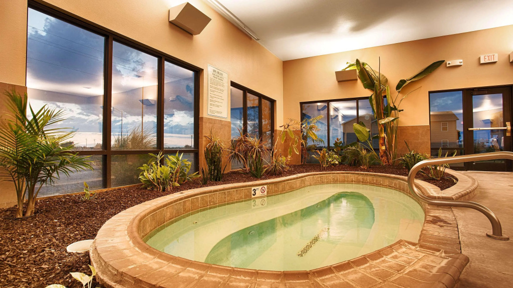 Best Western Plus Night Watchman Inn & Suites