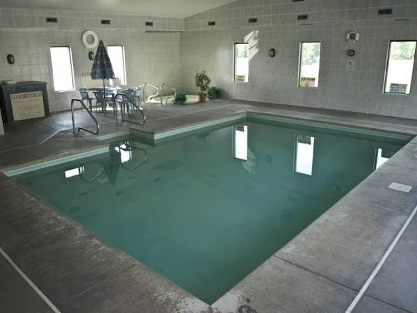 Sky Lodge Inn & Suites - Delavan