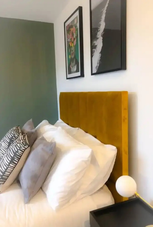 Stylish 2 Bedroom Property With Free Parking