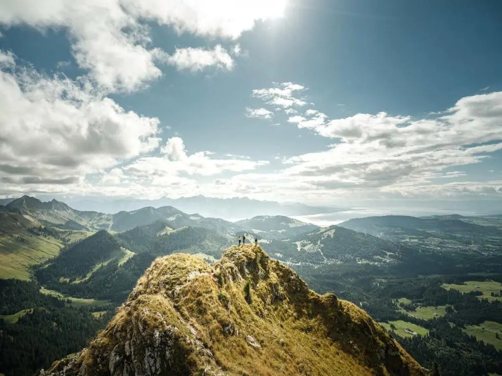 Boutique hôtel Corbetta & SPA - A 5 minutes de lautoroute A12 aux Paccots sur Montreux, profitez de la montagne et du lac Léman- LOFT FAMILIAL DISPONIBLE