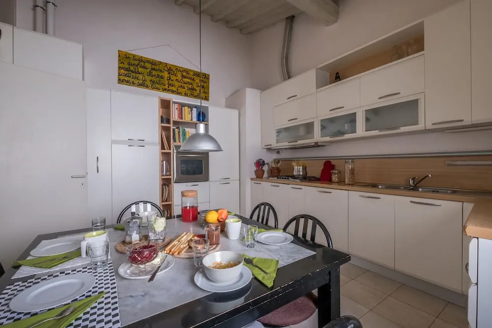Cosy Suites in Glamorous Santo Spirito PLUS