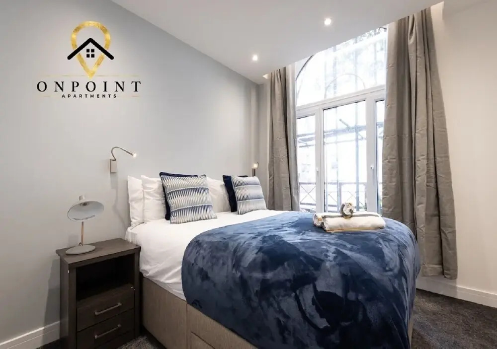 Fantastic 1 Bedroom Apt with PARKING