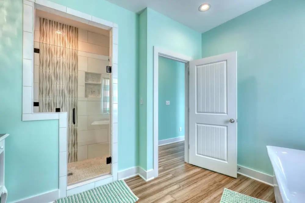 Salty Seahorse -2822 Bienville