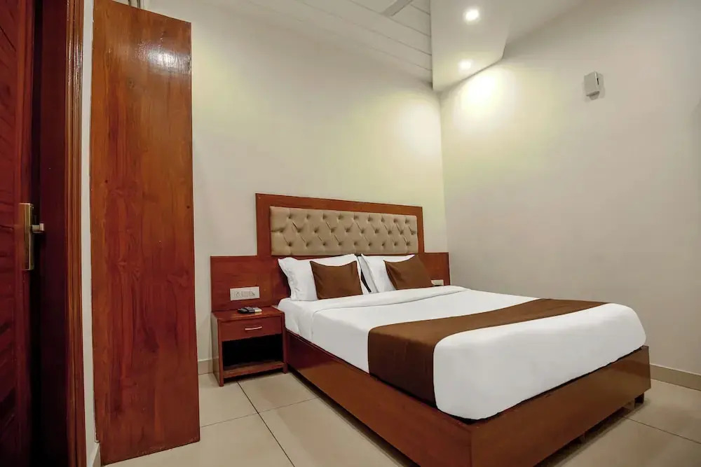 Hotel RK Residency Opposite ISBT Sector 43 Chandigarh