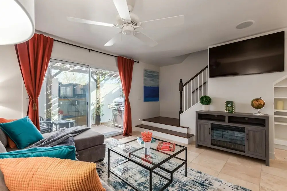 New Listing! Modern Scottsdale Townhouse! Close to Everything! by Redawning
