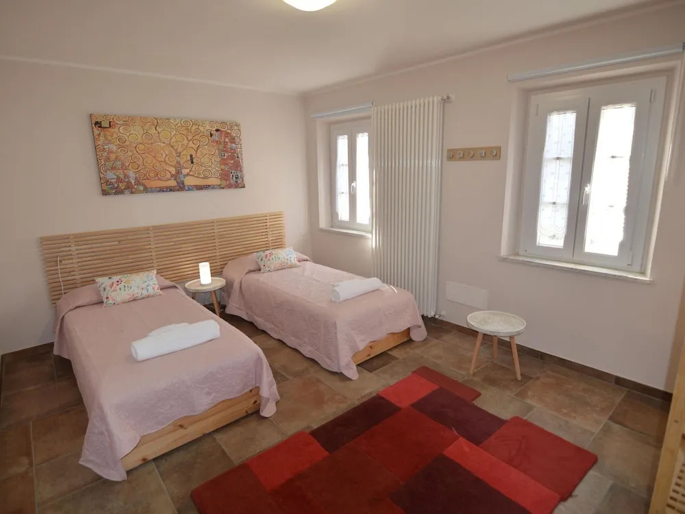 Casina di Andrea With Above Ground Pool, Capannori