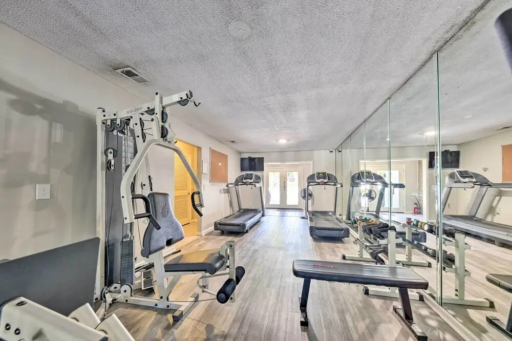 St Simons Island Condo Getaway: 2 Mi to Beach