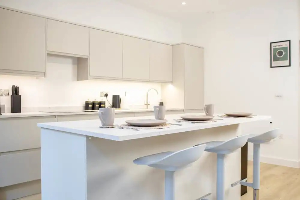Modern 4-bed Apartment Leeds Business District