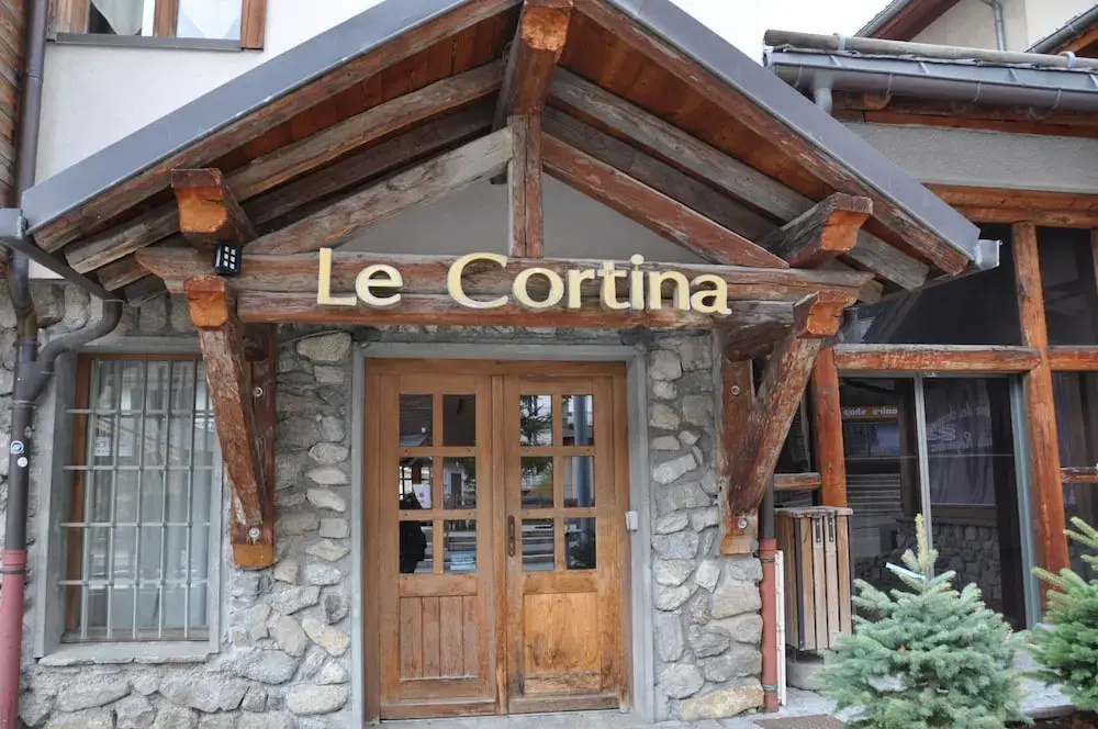 Getaway for 10 Near Slopes