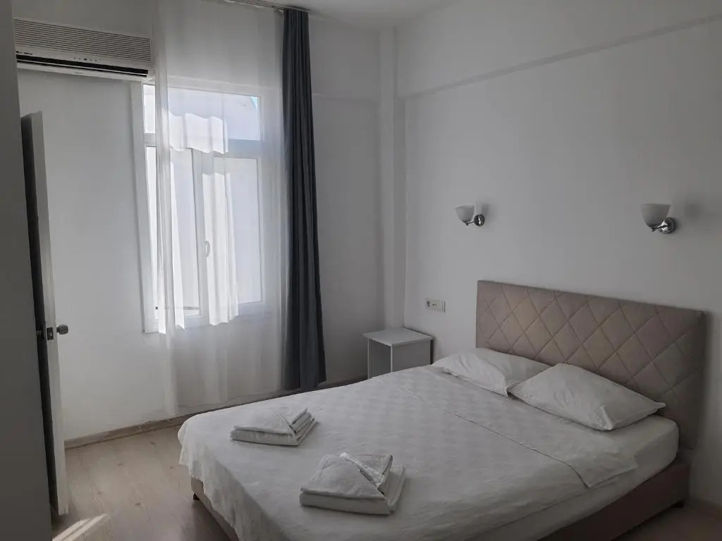 R HOUSE HOTEL