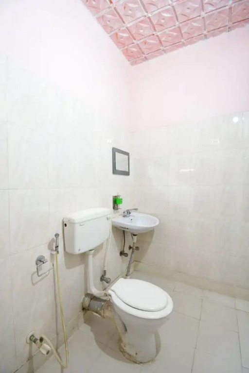 Goroomgo Hotel Wow Kolkata