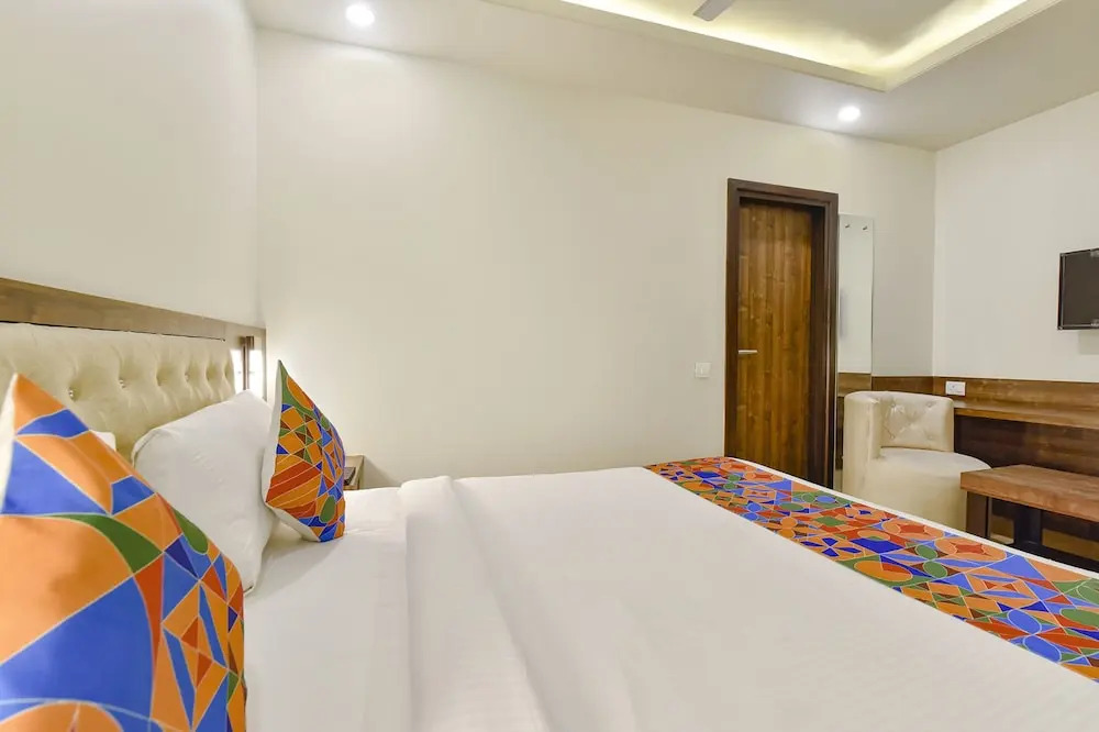 Fabhotel The Palm