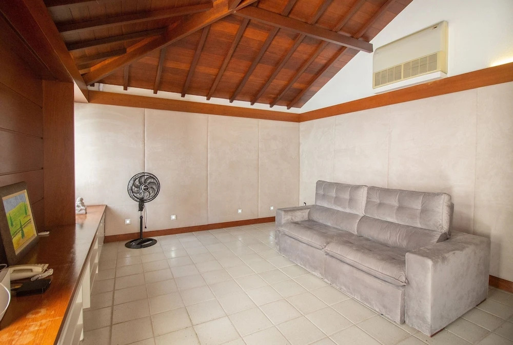 Mansão Pé na Areia Ferradura com 4Suítes