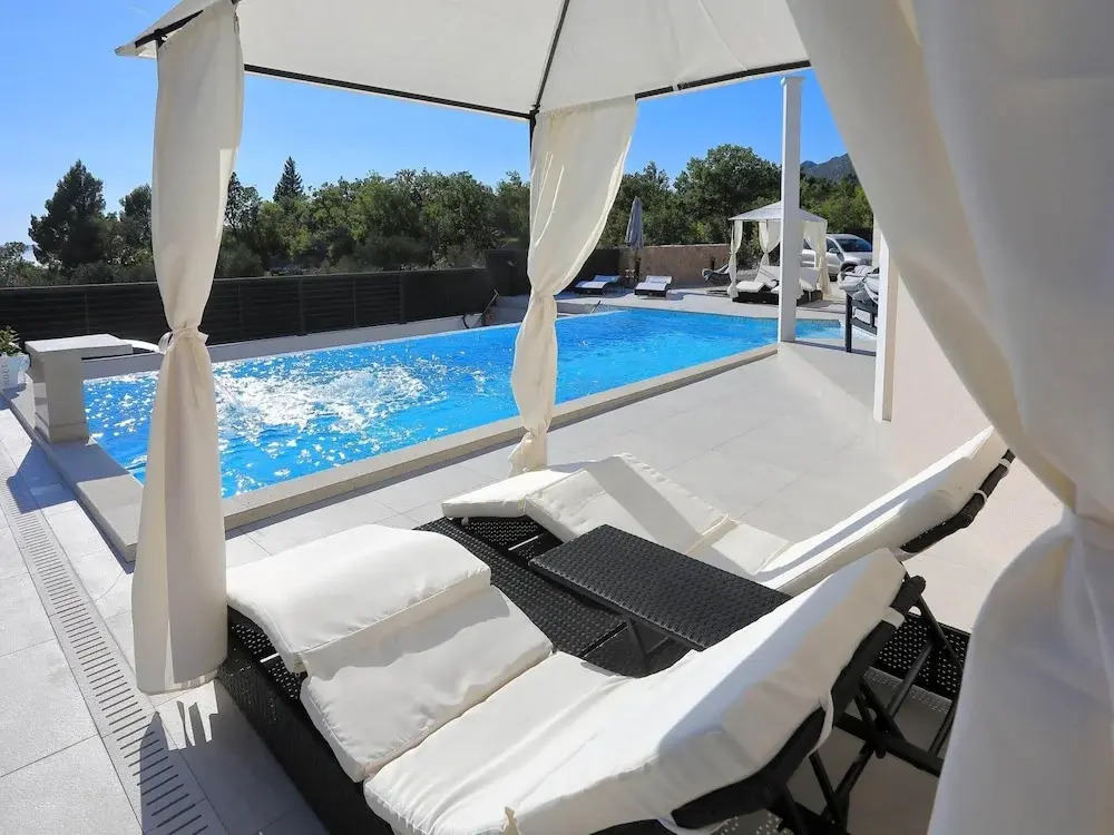 Villa in Starigrad with heated pool