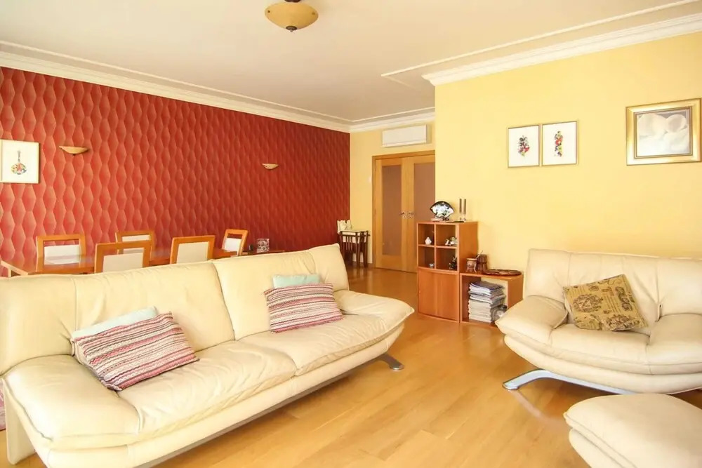 3 Bedroom Apartment by the Sea with Balcony