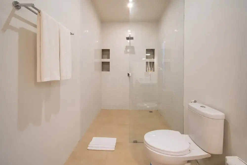 4BR Luxury Modern Contemporary Villa in Canggu