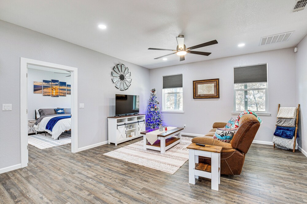 Lake Fork Cabin w/ Boat Launch & Fishing Pier