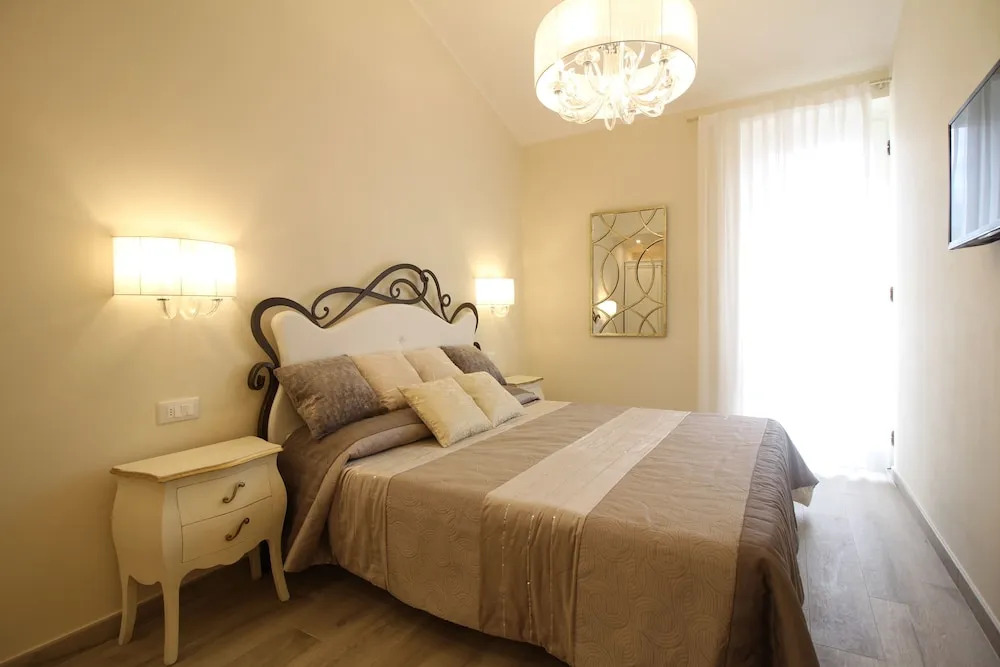 LUCCA IN CHIC