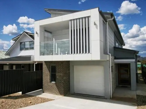 43B Twynam Street