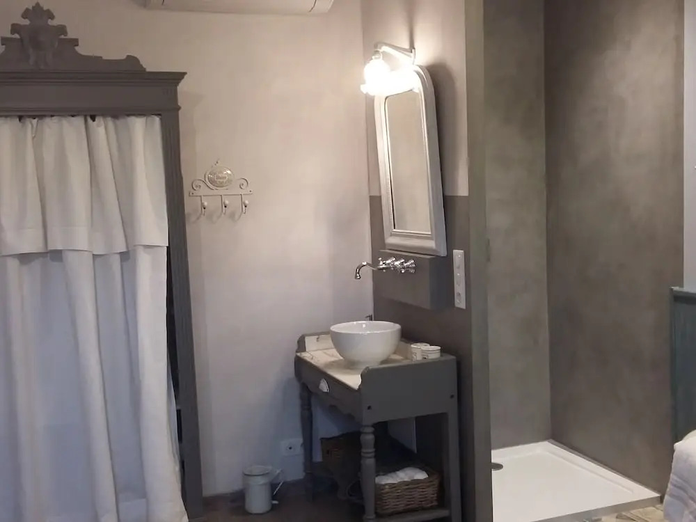 CHAMBRES DHÔTES LOréliane en Provence SPA