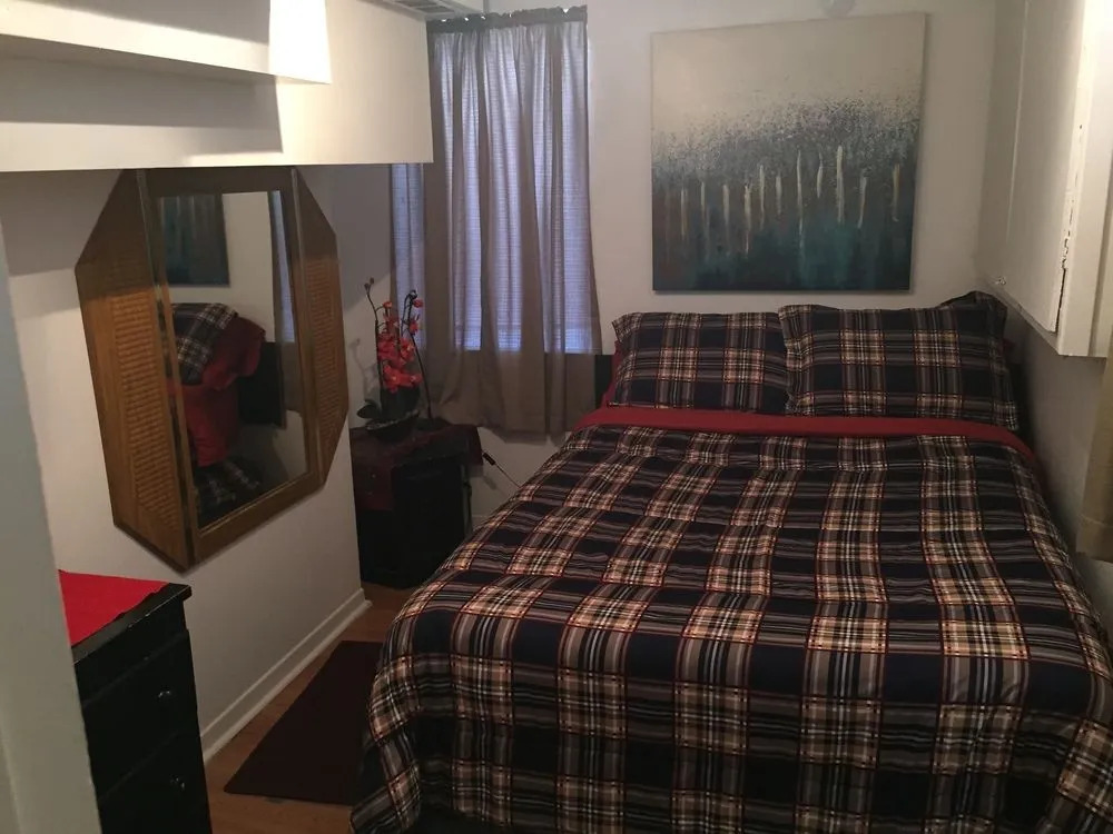 Adib Apartments - 840 Woodroffe Ave, Unit 2