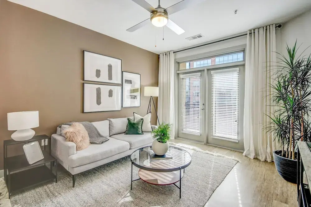 Elegant Apartment in the Avalon