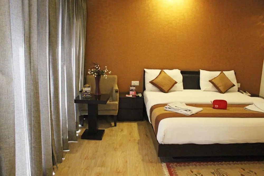OYO Premium in Green Park Main Market