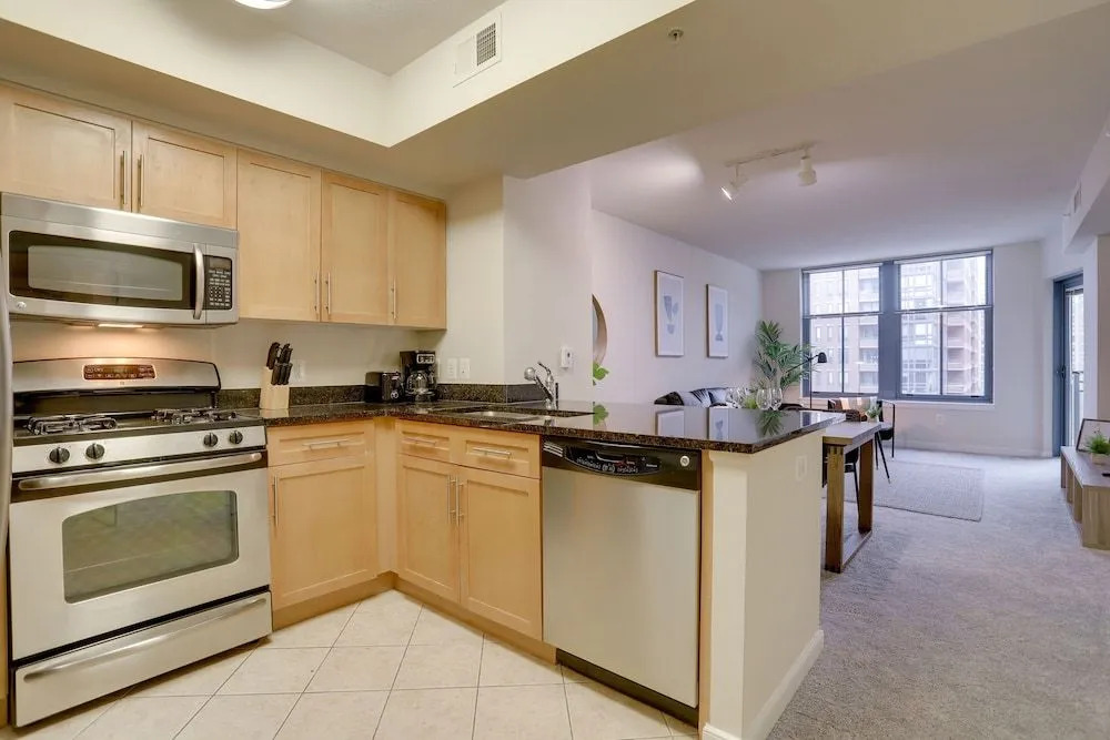 Business Apartment In Pentagon City