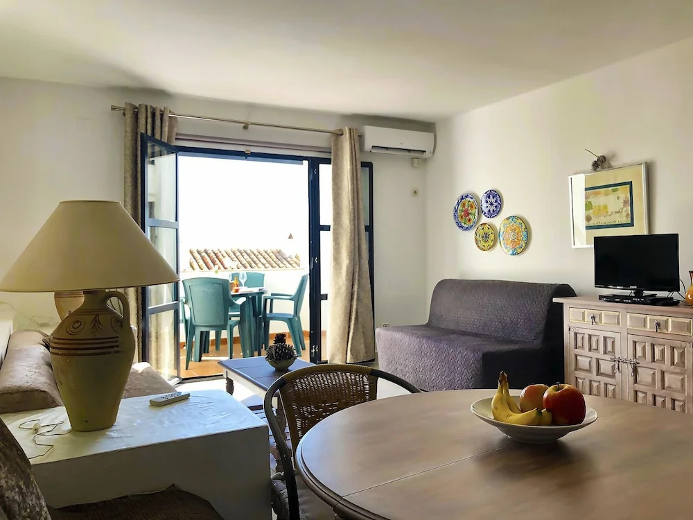 Dona Lola Miriam - Nice duplex 1 bedroom apartment with open sea views close to restaurants and bars between Marbella and Fuengirola - Costa del Sol - CS166