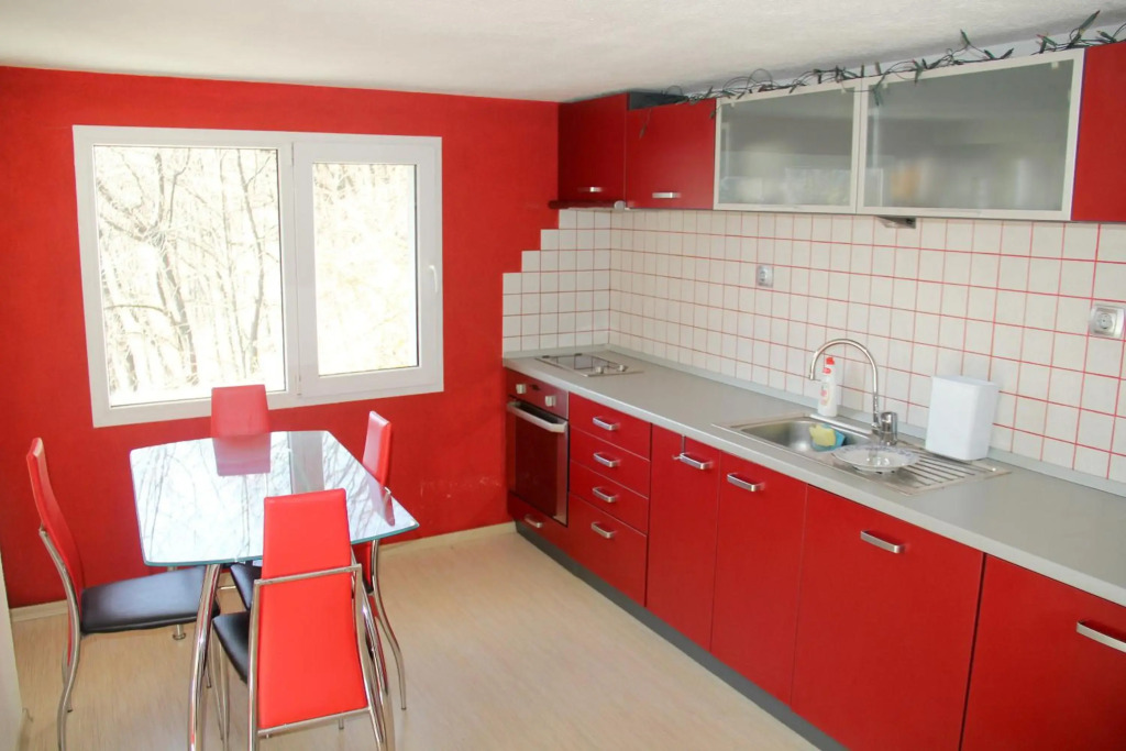 Perelik House