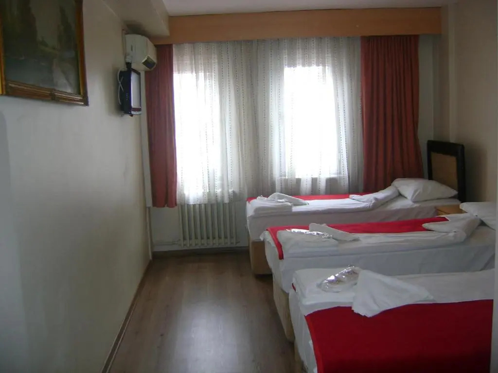 Hotel Ay