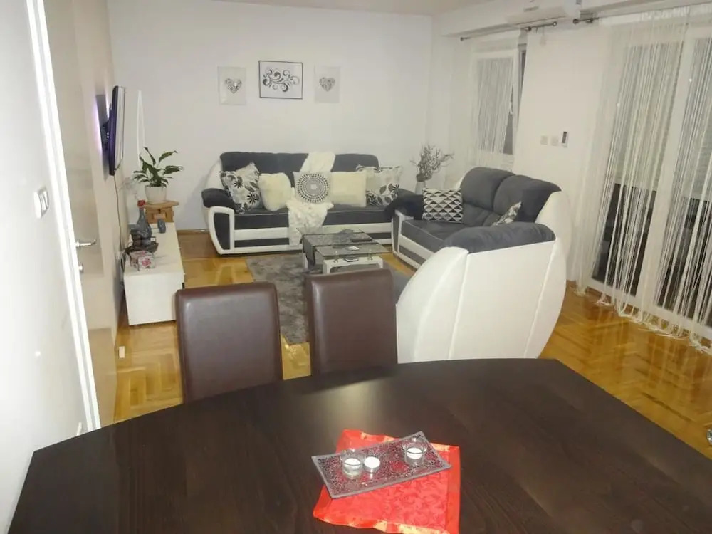 Apolon Apartments