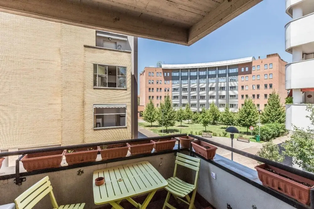Dossetti in Bologna with 1 bedrooms and 1 bathrooms