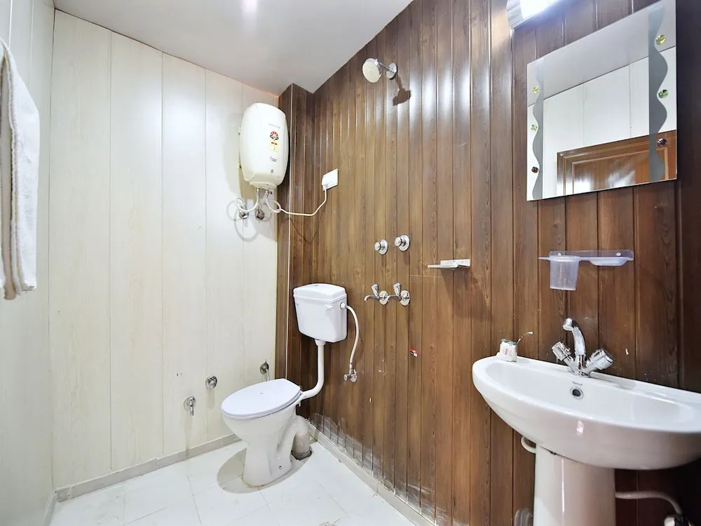 OYO 10633 The Shivalaya Retreat With In
